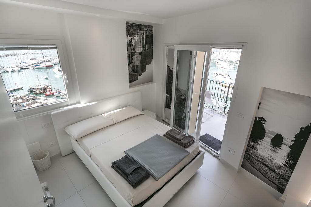 לריצ'י Al Molo Sea View Rooms מראה חיצוני תמונה