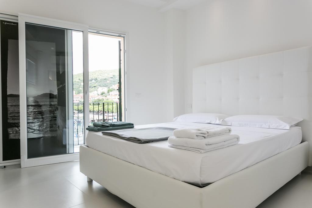לריצ'י Al Molo Sea View Rooms מראה חיצוני תמונה